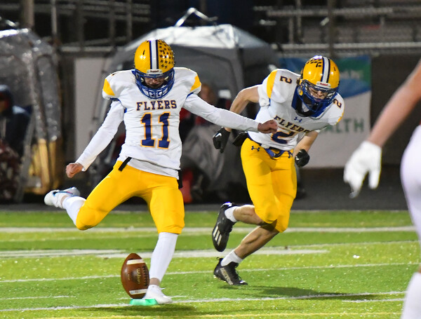 Marion Local vs Patrick Henry football Photo Album | The Daily Standard