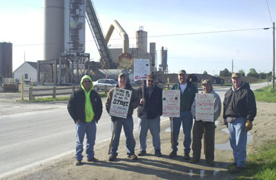 Asphalt workers in the International Union of Operating Engineers, Local 18, are on strike this morning from working at The Shelly Company, locally known as Stoneco. Asphalt workers for Shelly are striking at all plants across Ohio, saying the company is trying to remove pay and benefits from workers.<br>dailystandard.com