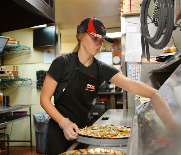 SCS serves Pizza Hut A+ pizza - Sidney Daily News