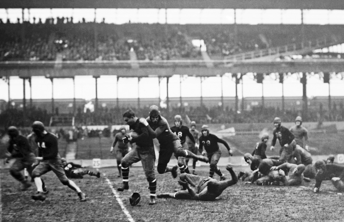 Sports Days Past on X: Red Grange, the “Galloping Ghost”, was a